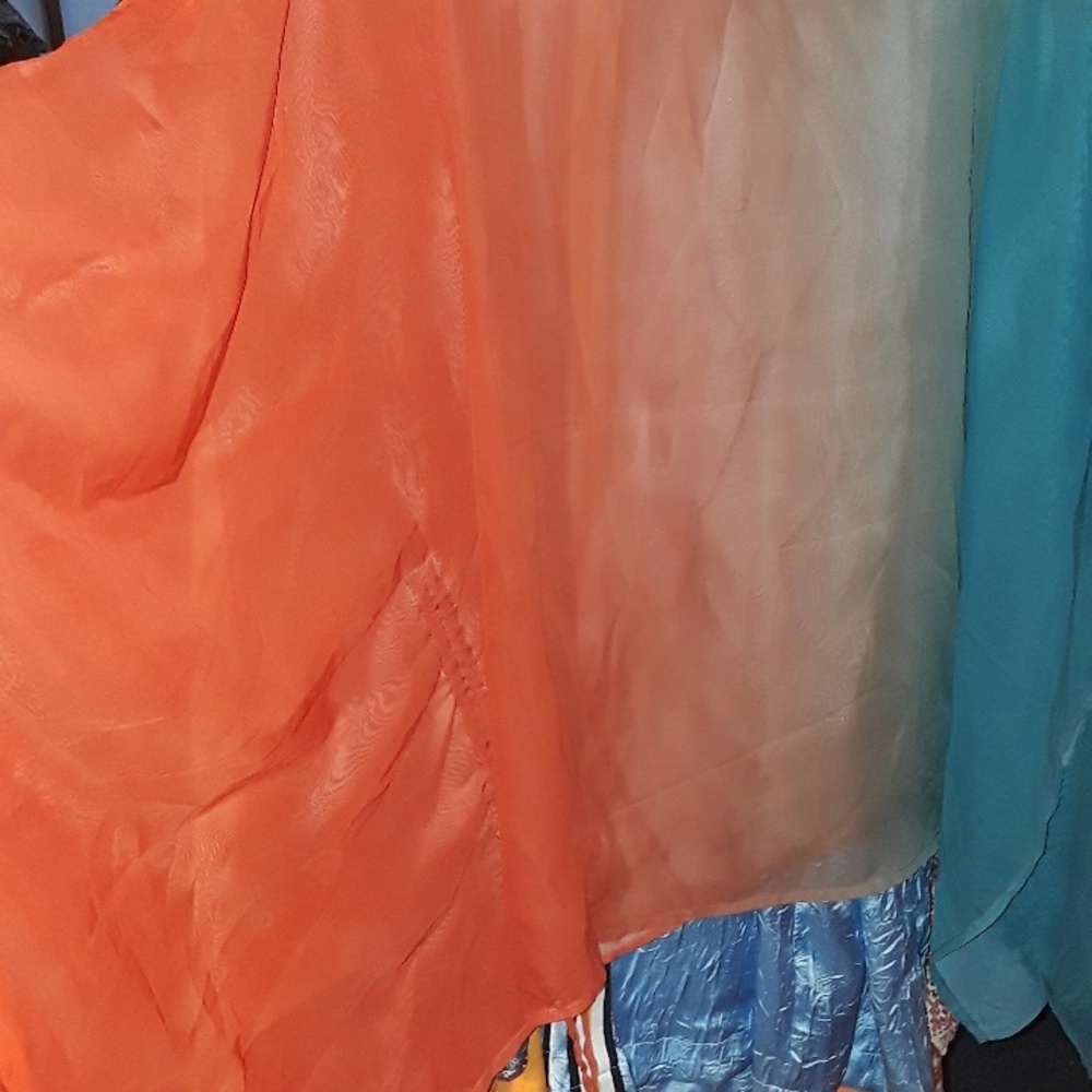 Pretty Studio Y Top - Picture 13 of 15